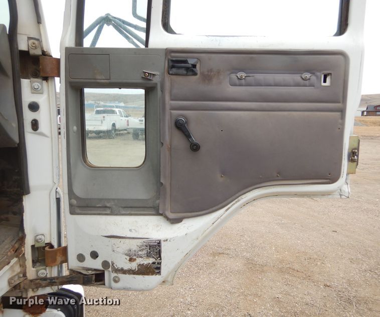 image for item MX9956 2001 Sterling SC-7000  street sweeper truck