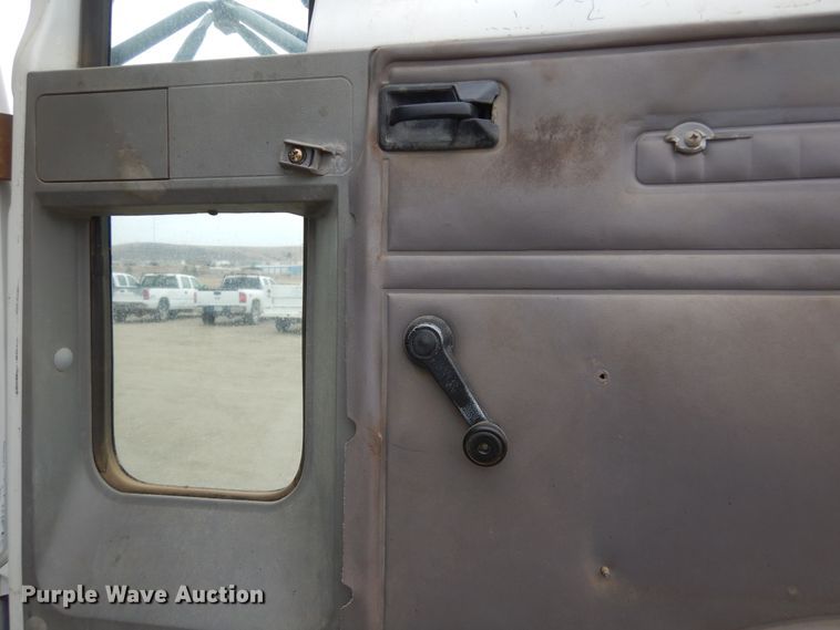 image for item MX9956 2001 Sterling SC-7000  street sweeper truck