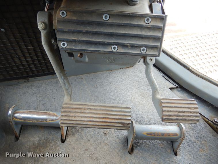 image for item MX9959 2006 Caterpillar D6R XW Series III  dozer