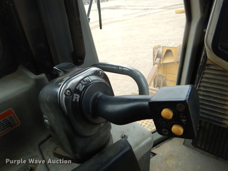 image for item MX9959 2006 Caterpillar D6R XW Series III  dozer