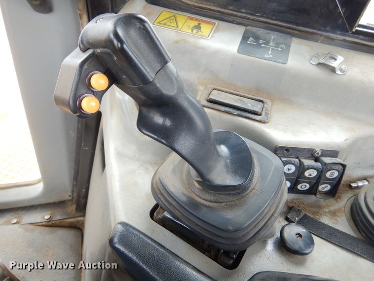 image for item MX9959 2006 Caterpillar D6R XW Series III  dozer