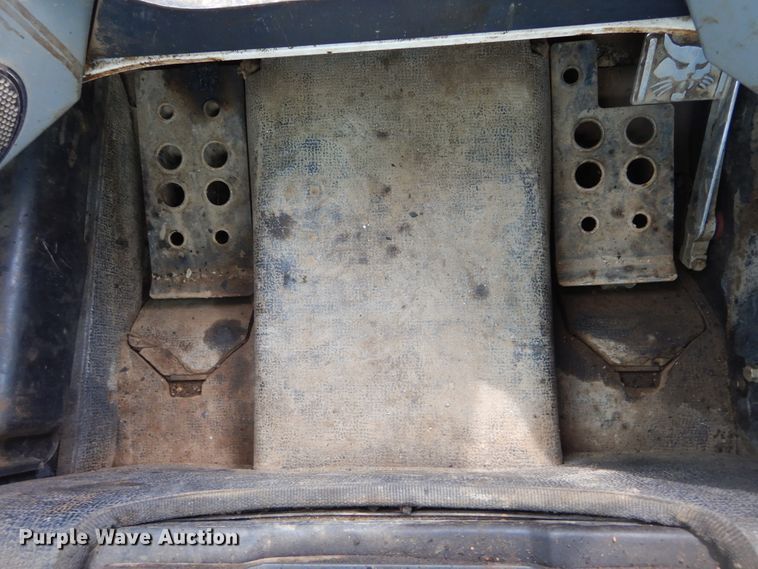 image for item MX9961 2014 Bobcat S650  skid steer loader