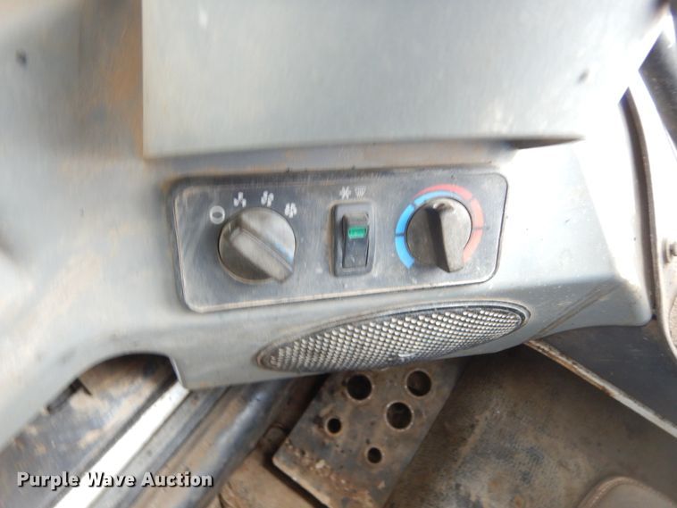 image for item MX9961 2014 Bobcat S650  skid steer loader