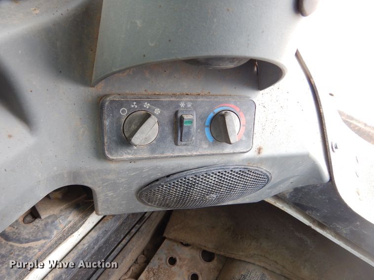 image for item MX9962 2014 Bobcat S650  skid steer loader