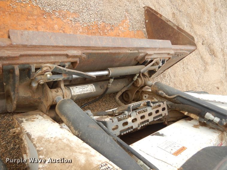 image for item MX9963 2014 Bobcat S650  skid steer loader