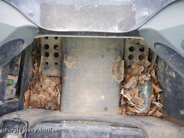 image for item MX9963 2014 Bobcat S650  skid steer loader