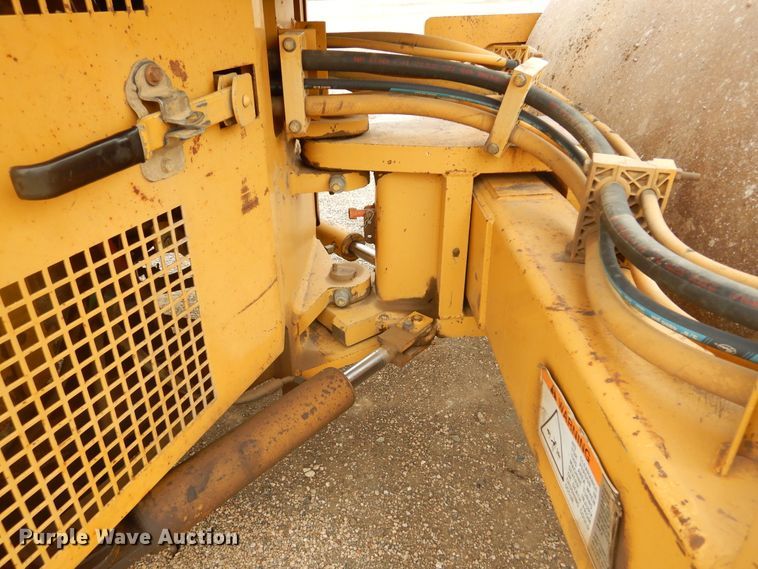 image for item MX9965 1998 Caterpillar CB 534C  double drum roller