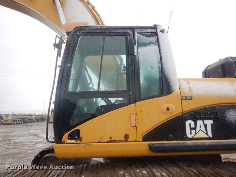 image for item MX9975 2007 Caterpillar 330DL  excavator