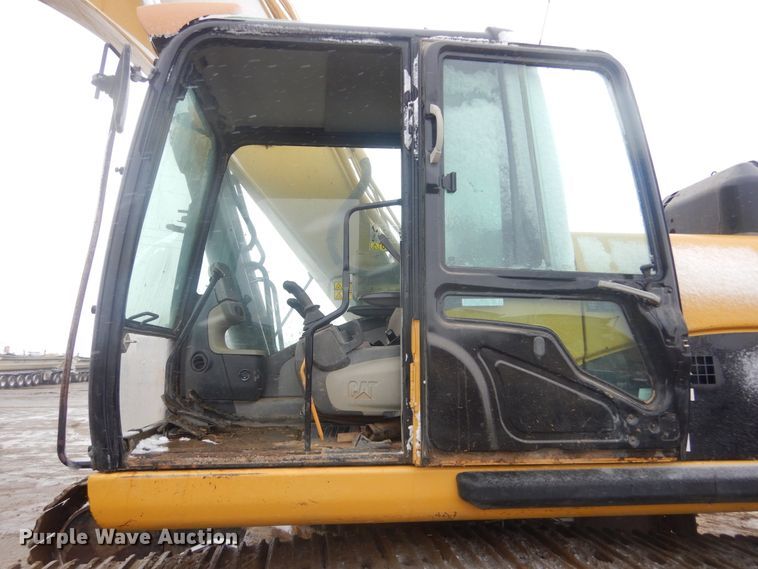 image for item MX9975 2007 Caterpillar 330DL  excavator