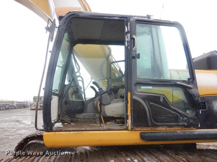 image for item MX9975 2007 Caterpillar 330DL  excavator