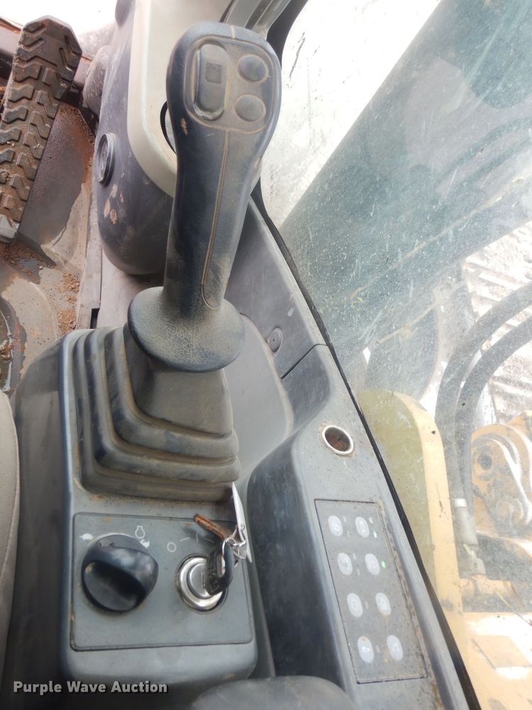 image for item MX9975 2007 Caterpillar 330DL  excavator