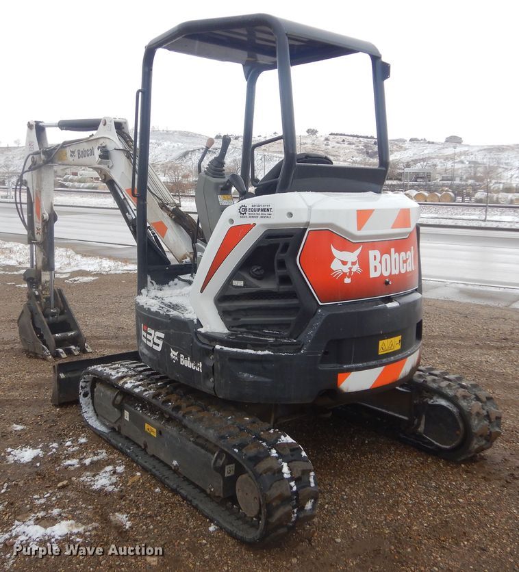 image for item MX9979 2017 Bobcat E35i  mini excavator