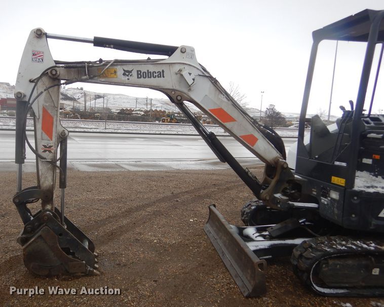 image for item MX9979 2017 Bobcat E35i  mini excavator
