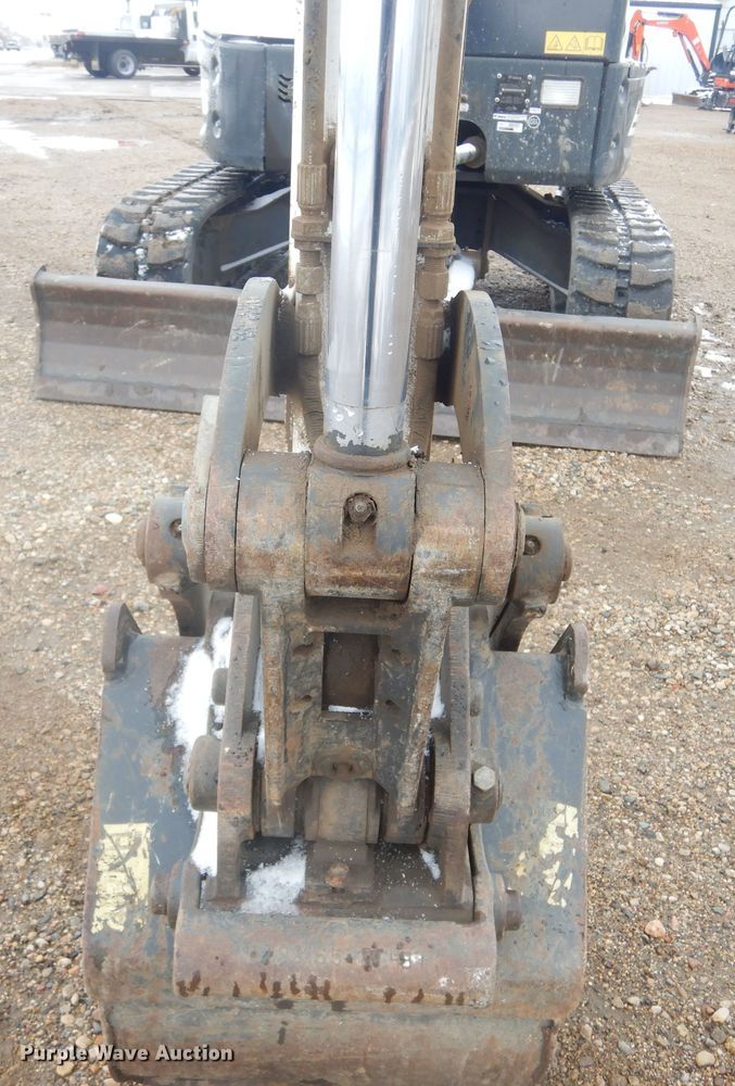 image for item MX9979 2017 Bobcat E35i  mini excavator