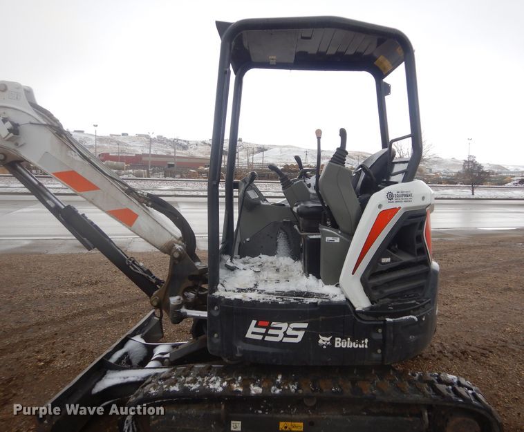 image for item MX9979 2017 Bobcat E35i  mini excavator