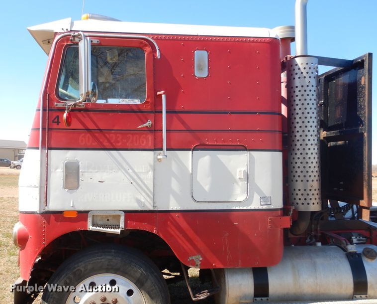 image for item MX9980 1973 Freightliner  semi truck