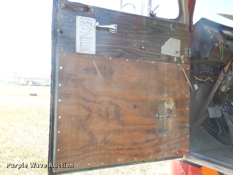 image for item MX9980 1973 Freightliner  semi truck