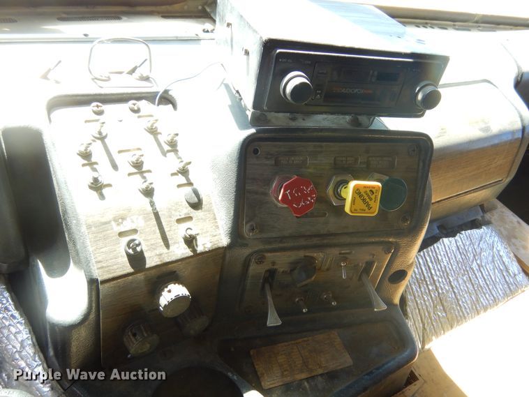 image for item MX9980 1973 Freightliner  semi truck