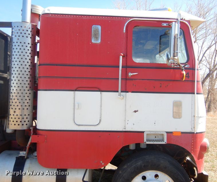 image for item MX9980 1973 Freightliner  semi truck