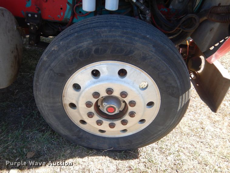 image for item MX9980 1973 Freightliner  semi truck