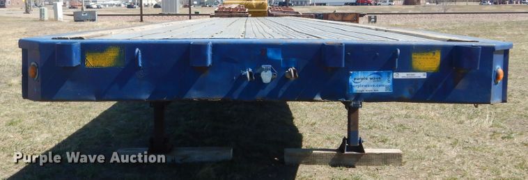 image for item MX9981 1997 Utility  flatbed trailer