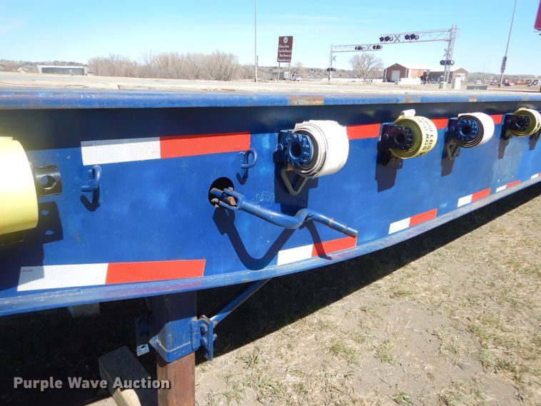 image for item MX9981 1997 Utility  flatbed trailer