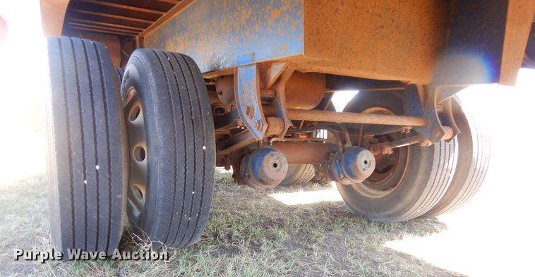 image for item MX9981 1997 Utility  flatbed trailer