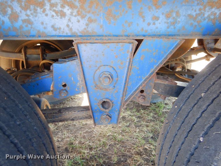 image for item MX9981 1997 Utility  flatbed trailer