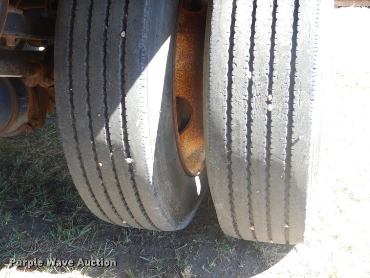 image for item MX9981 1997 Utility  flatbed trailer