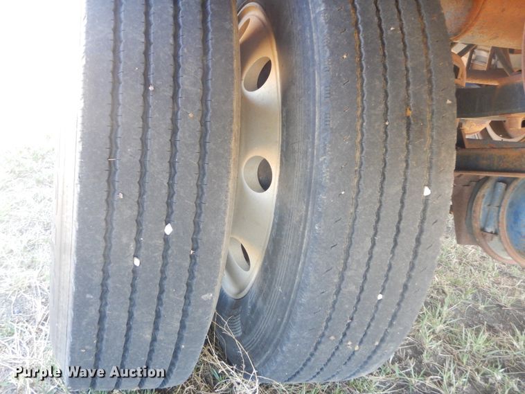 image for item MX9981 1997 Utility  flatbed trailer