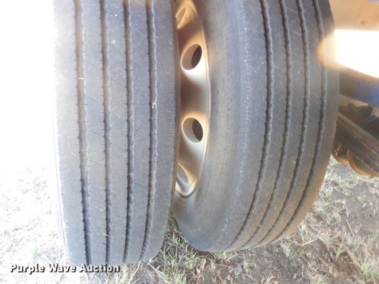 image for item MX9981 1997 Utility  flatbed trailer