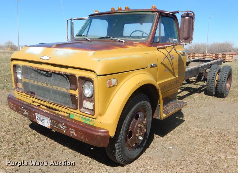 image for item MX9983 Chevrolet C50  truck cab and chassis