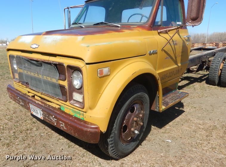 image for item MX9983 Chevrolet C50  truck cab and chassis