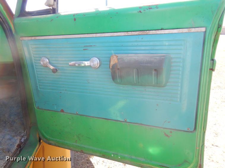 image for item MX9983 Chevrolet C50  truck cab and chassis