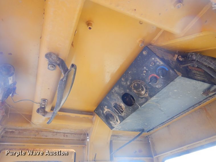 image for item MX9988 1990 Caterpillar 973 LGP  track loader