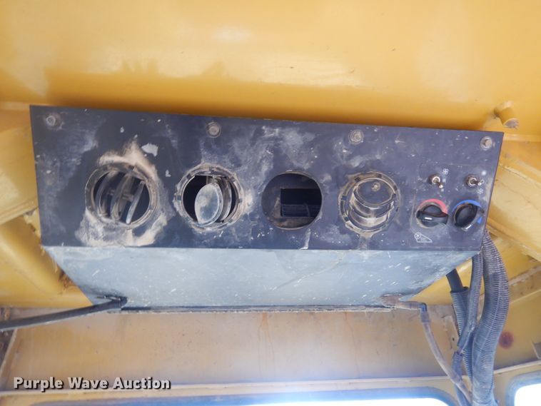 image for item MX9988 1990 Caterpillar 973 LGP  track loader