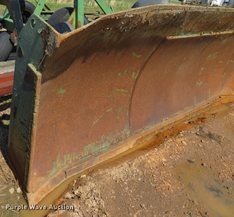 image for item ZA0041 Caterpillar D8K dozer blade