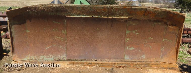 image for item ZA0041 Caterpillar D8K dozer blade