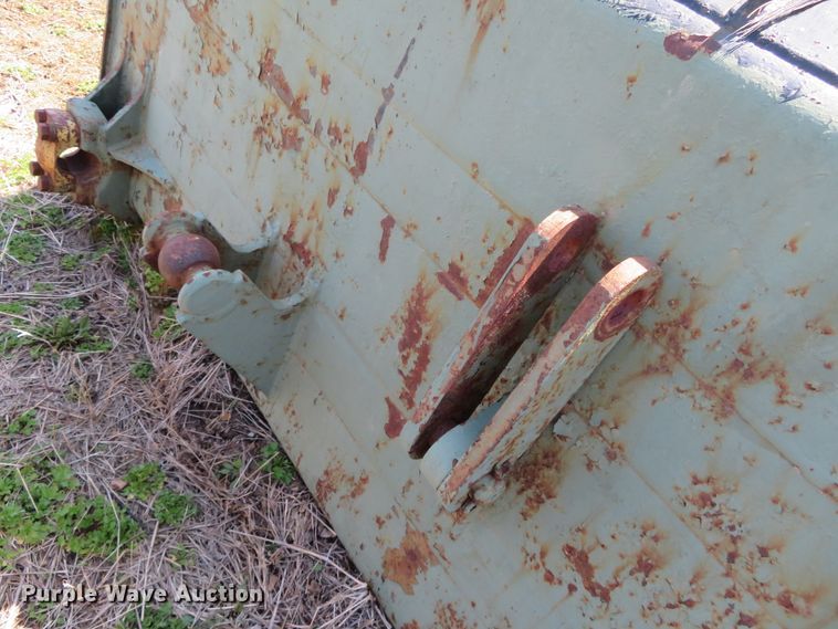 image for item ZA0041 Caterpillar D8K dozer blade