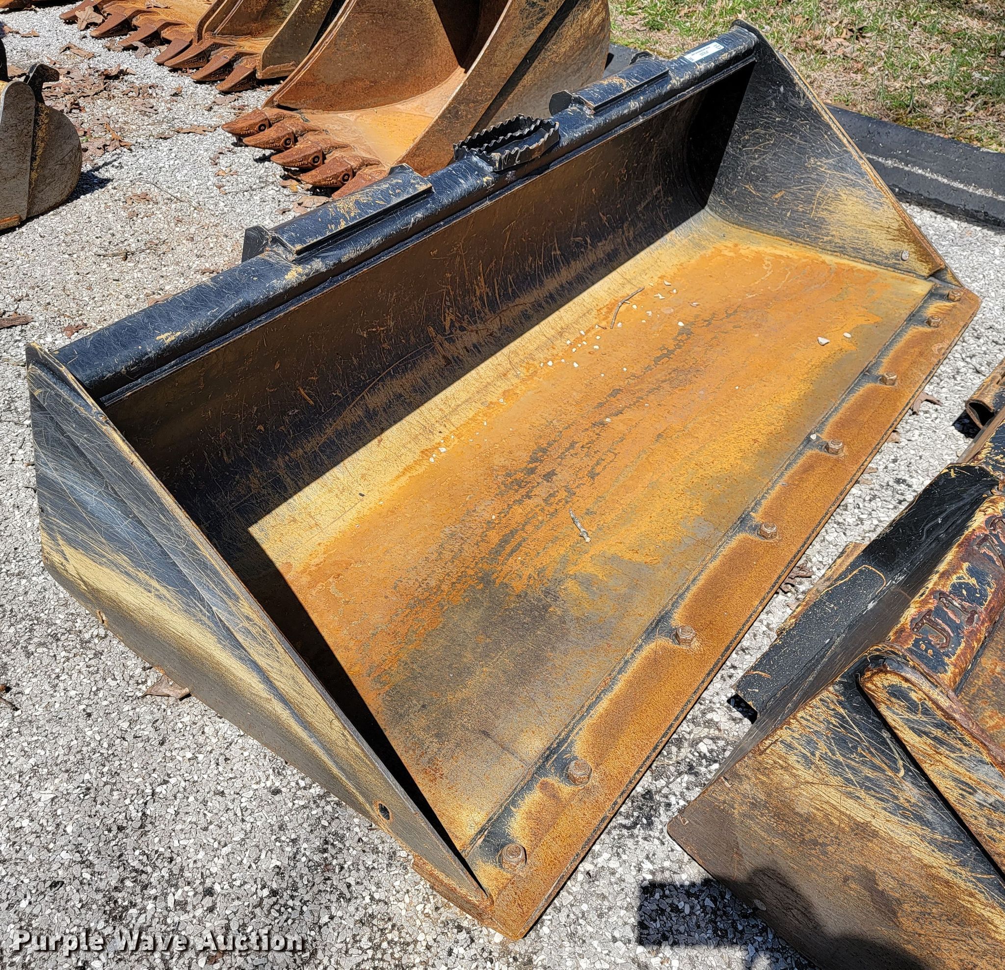John Deere C78 74" W skid steer bucket in Joplin, MO Item JF9020 sold