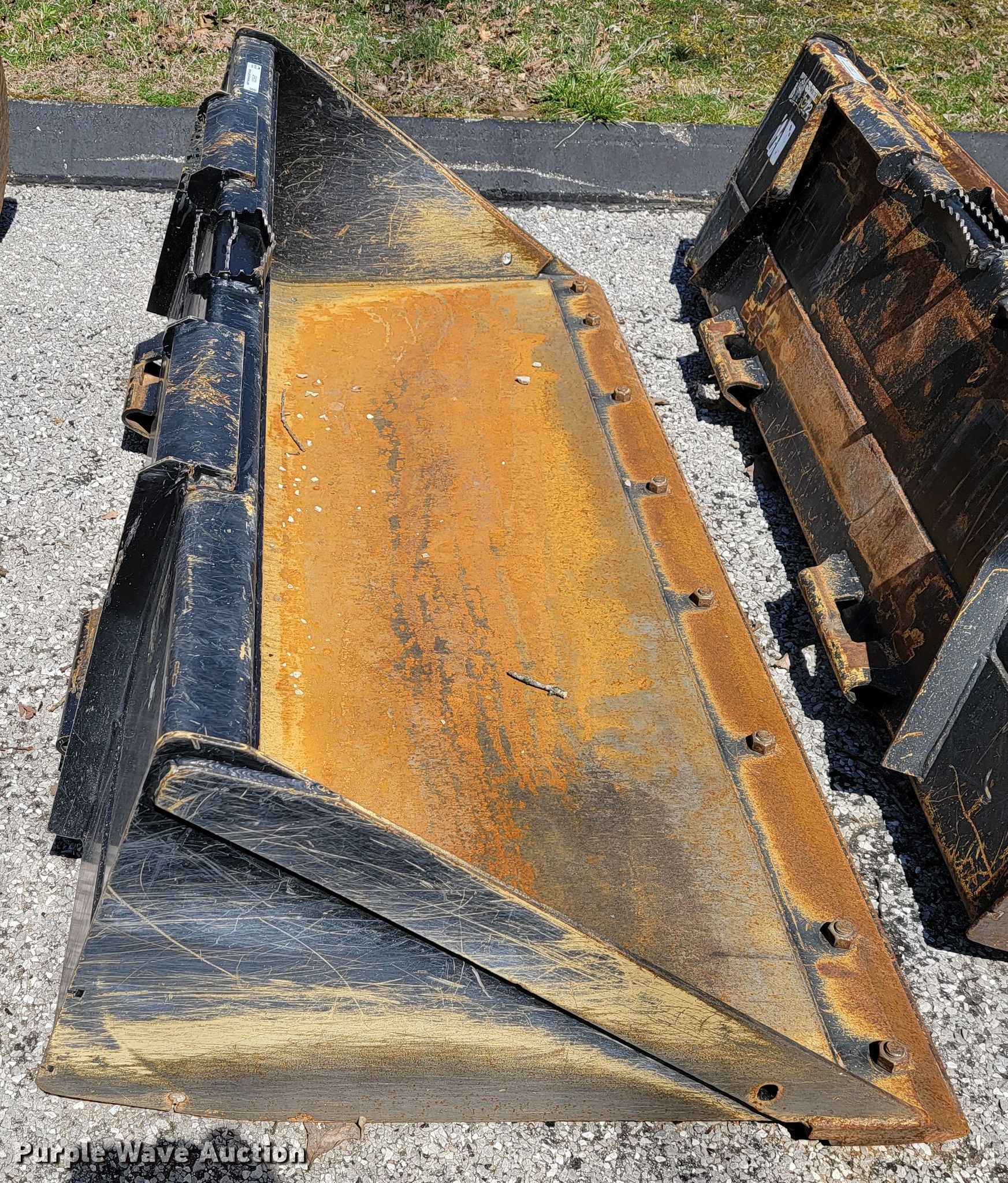 John Deere C78 74" W skid steer bucket in Joplin, MO Item JF9020 sold