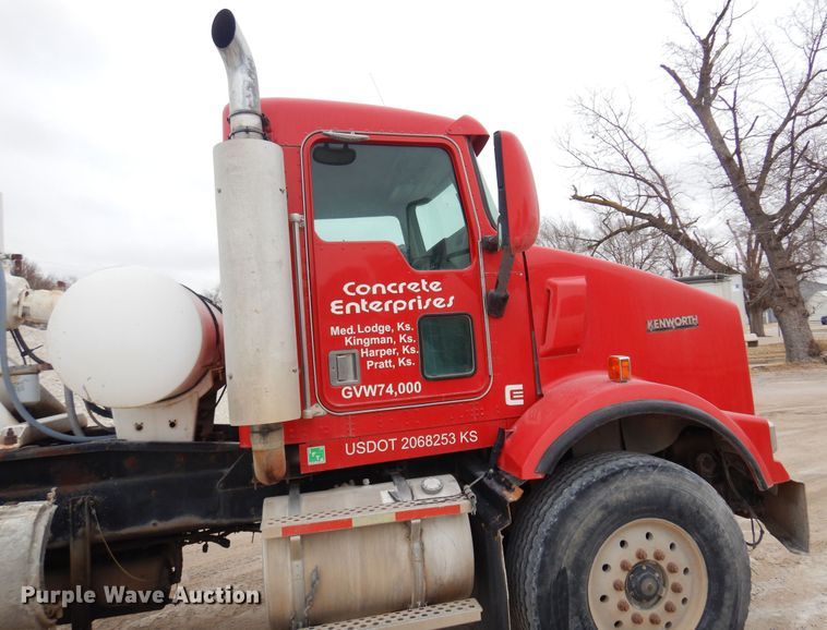 image for item DK4351 2001 Kenworth T800  ready mix truck