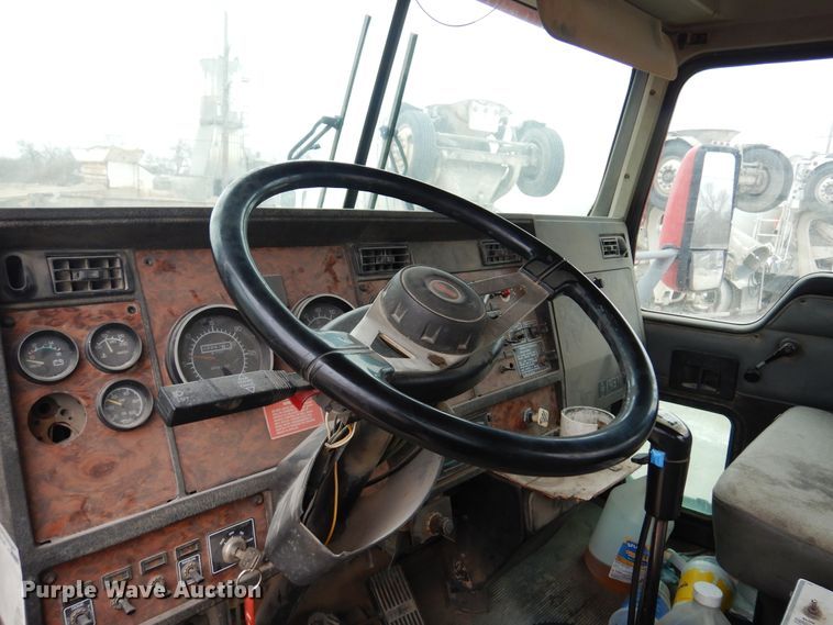 image for item DK4351 2001 Kenworth T800  ready mix truck