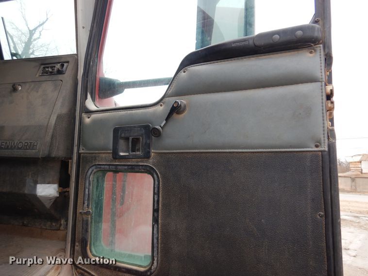 image for item DK4351 2001 Kenworth T800  ready mix truck