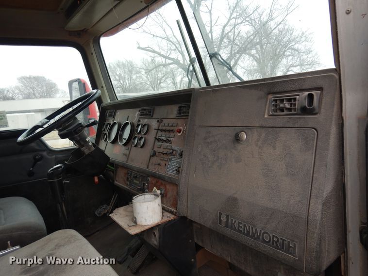 image for item DK4351 2001 Kenworth T800  ready mix truck