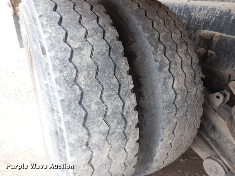 image for item DK4351 2001 Kenworth T800  ready mix truck