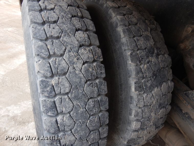 image for item DK4351 2001 Kenworth T800  ready mix truck