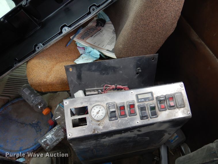 image for item DK4352 1999 Kenworth W900  ready mix truck