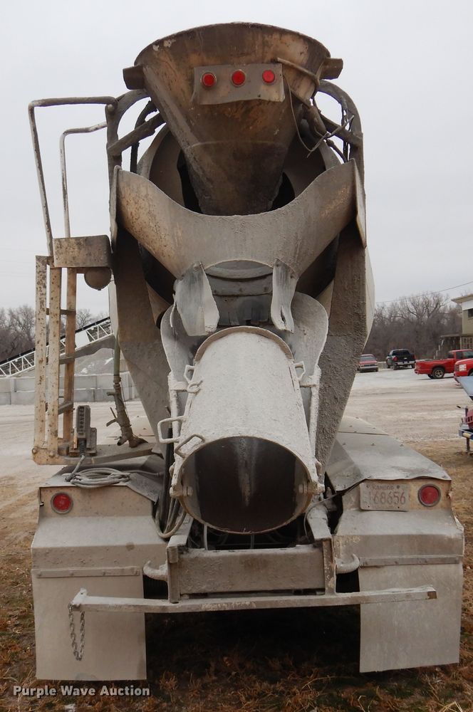 image for item DK4353 2003 Kenworth T800  ready mix truck