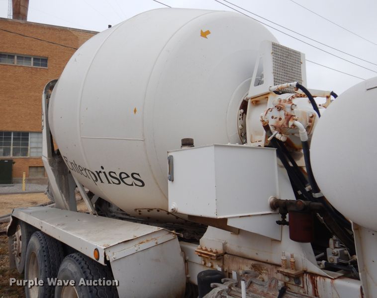 image for item DK4353 2003 Kenworth T800  ready mix truck